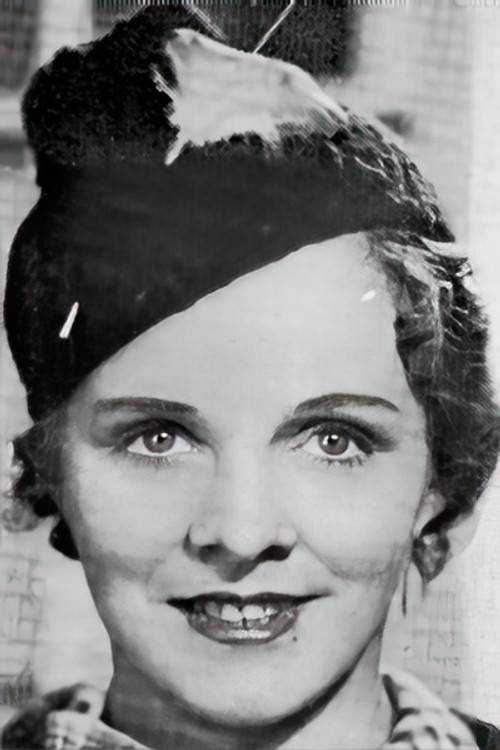 Madeleine Suffel as La vieille dame dans le train