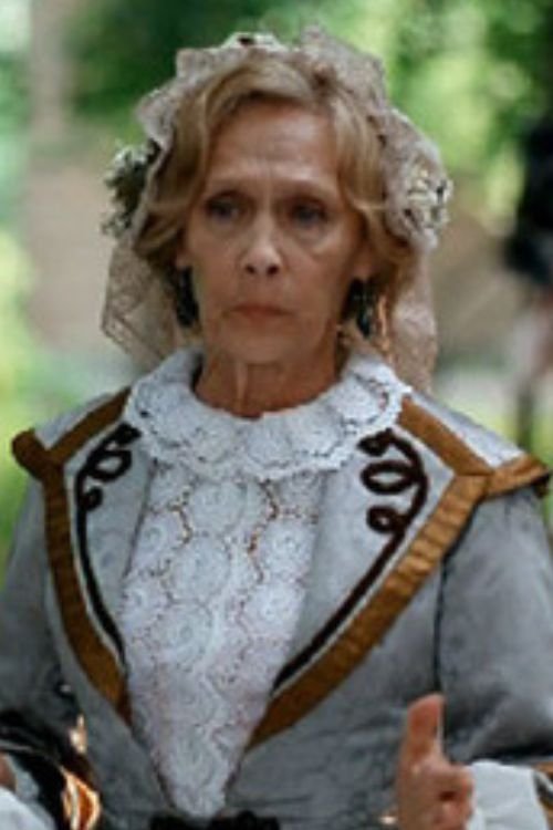 Galina Shostko as приживалка