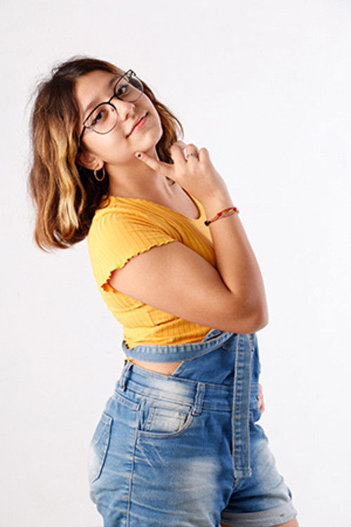 Jazmín Baños as Vera