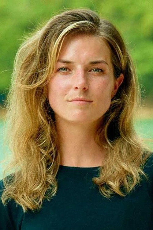 Amanda Högvik as Kvinnlig Polis