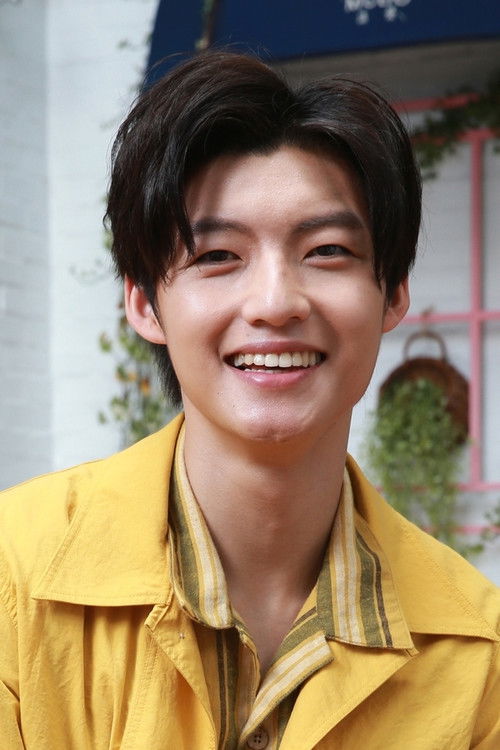 Liu Yu-Ren as Liu Chih-chuan / Liu Chuan