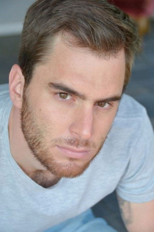 Pietie Beyers as Earl Marais