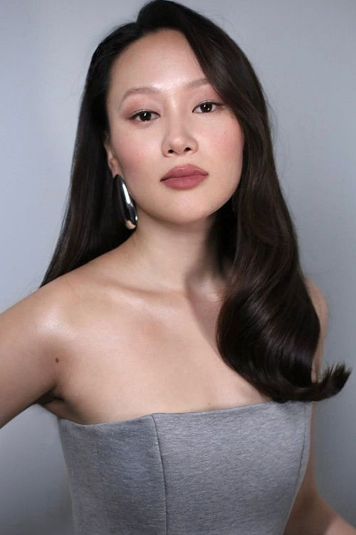 Yerin Ha as Mia Chang