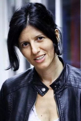 Valérie Roumanoff as The maid