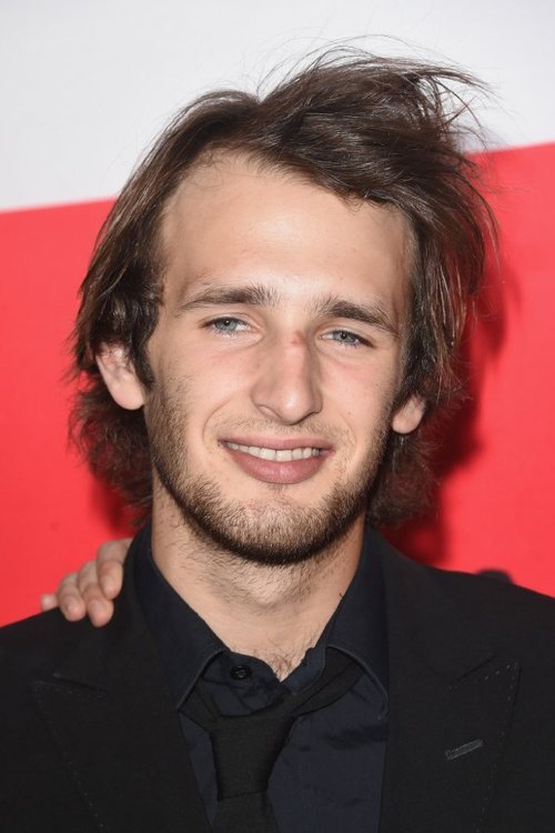 Hopper Penn as Frankie