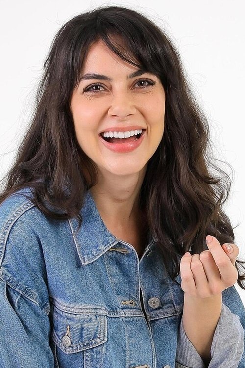 Lis Luciddi as Vampira