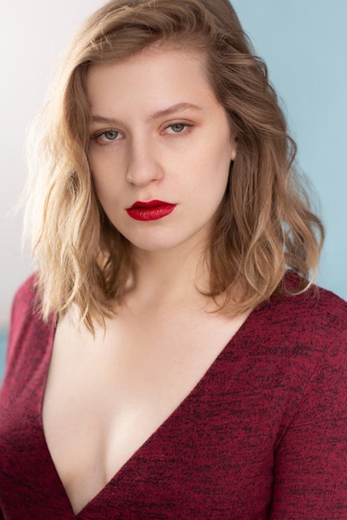 Julia James as Olivia Hope