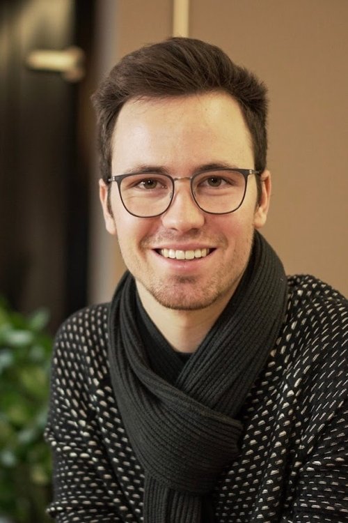 Joshua Wesely as Presentation man