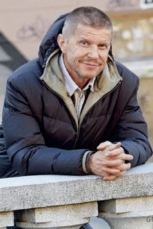 Borut Veselko as Arnuš