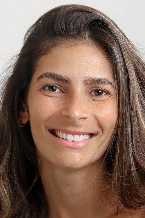 Yasmin Martins Mendes as Sara Garcia