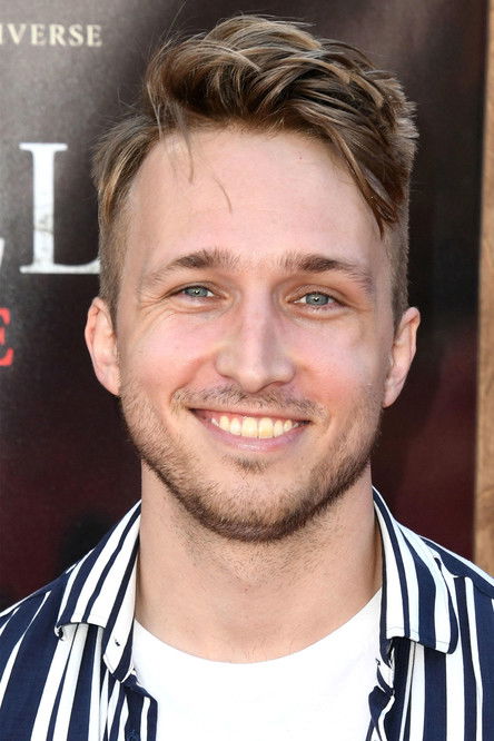 Shayne Topp as Oscar Heim