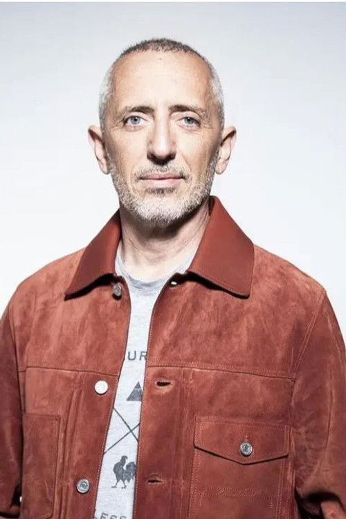 Gad Elmaleh as Moe