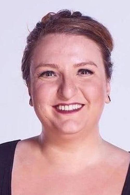 Mutlunur Lafçı as Aynur