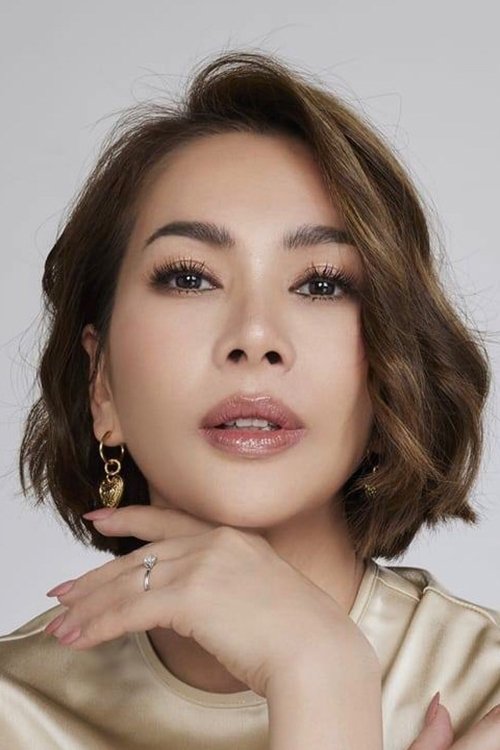 Namfon Pakdee as Maew