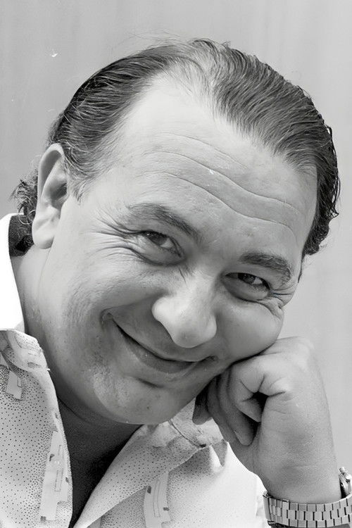 Sérgio Mamberti as Padre Antenor
