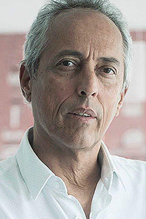 Bob Fernandes as Self