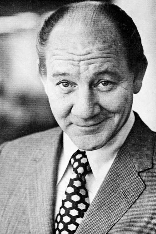 Philip Bruns as Doc Mandel