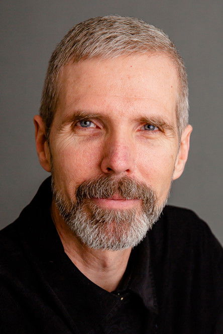 Matthew Yetter as Lt. Charles Varnum