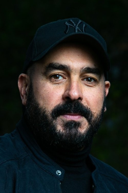 Mohamed Tahar Zaoui as King Salim Toumi