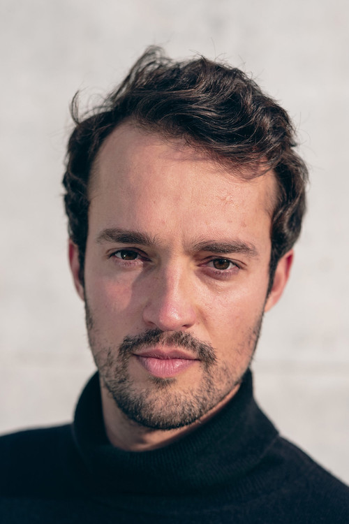 Moritz Lehmann as Tobías