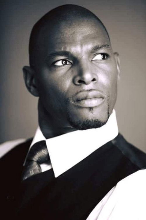 Serge Crozon-Cazin as Max