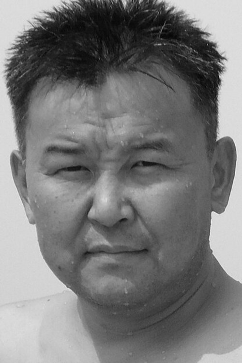 Vladimir Shirapov as Viktor