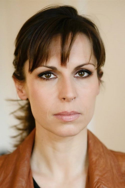 Emilie Colli as Nathalie