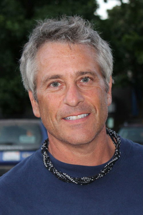 Steve Schwartz as Detective Dean