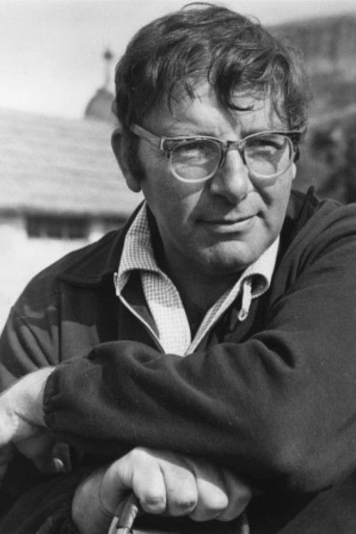 Cy Endfield as Man leaving British Museum library (uncredited)