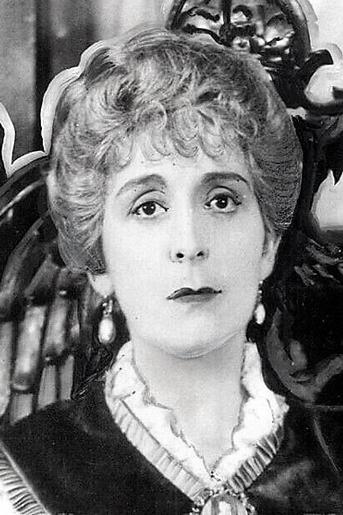 Clarissa Selwynne as Mrs. Cartright