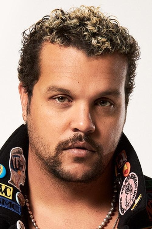 Boaz Kok as Lackey #2