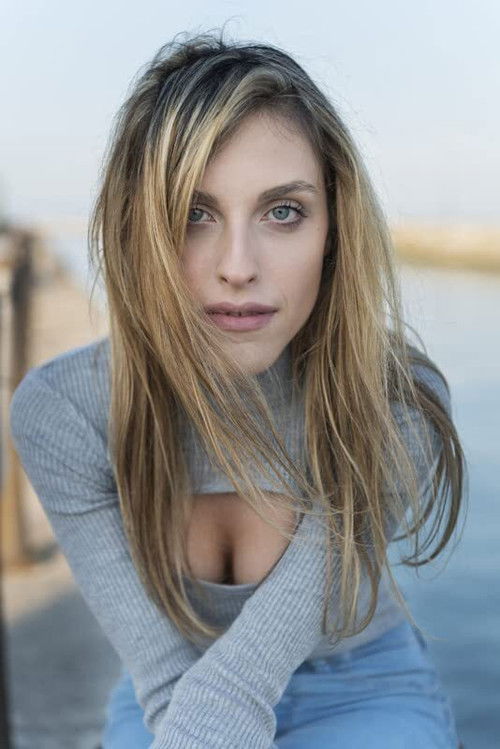 Lorenza Montoni as Girl