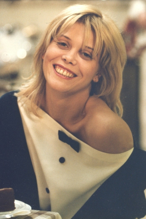 Marietta Méhes as A katonatiszt felesége