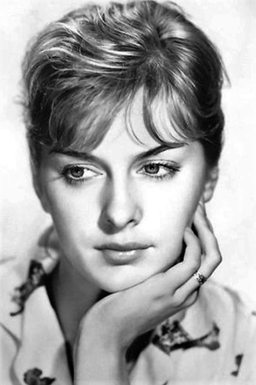 Federica Ranchi as Diana Squarciò, the Daughter