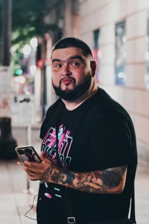 Ivan Femat 'La Mole Chida' as Taquero