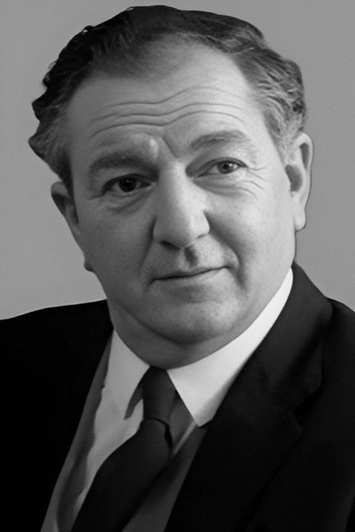 Rupert Davies as Bert Glennon