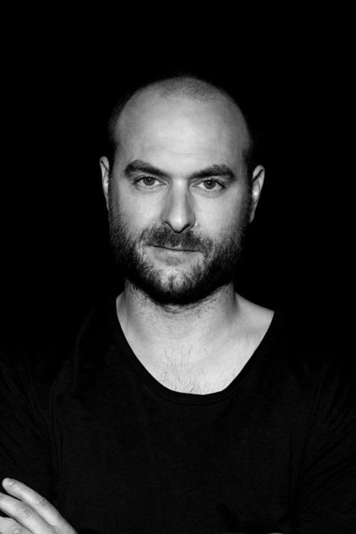 Alberto Vázquez as Sonrisas (voice)