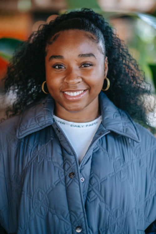 Raïsha Zeegelaar as 