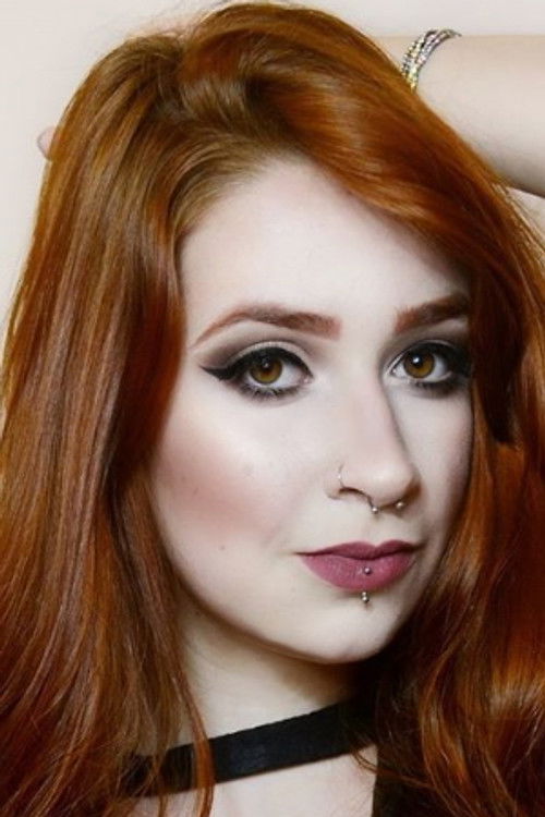 Isabelle Duarte as Monstro