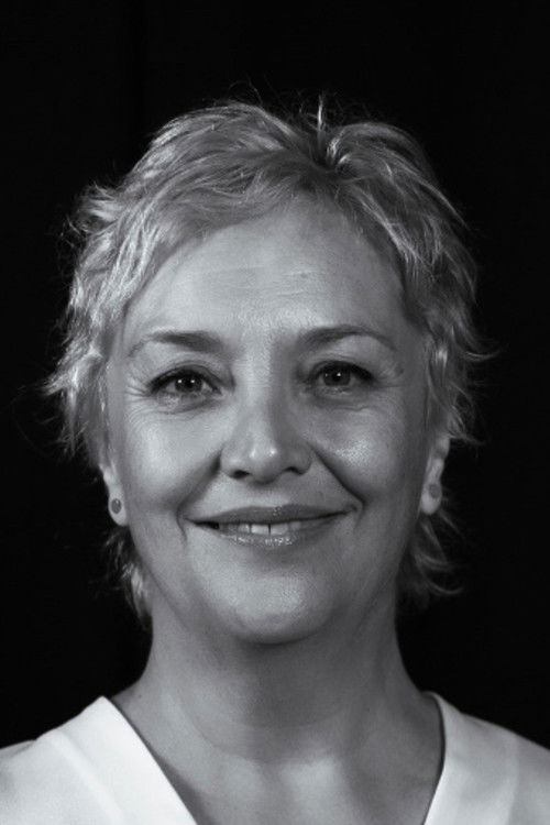 Hilde van Wesepoel as Simonne Arens