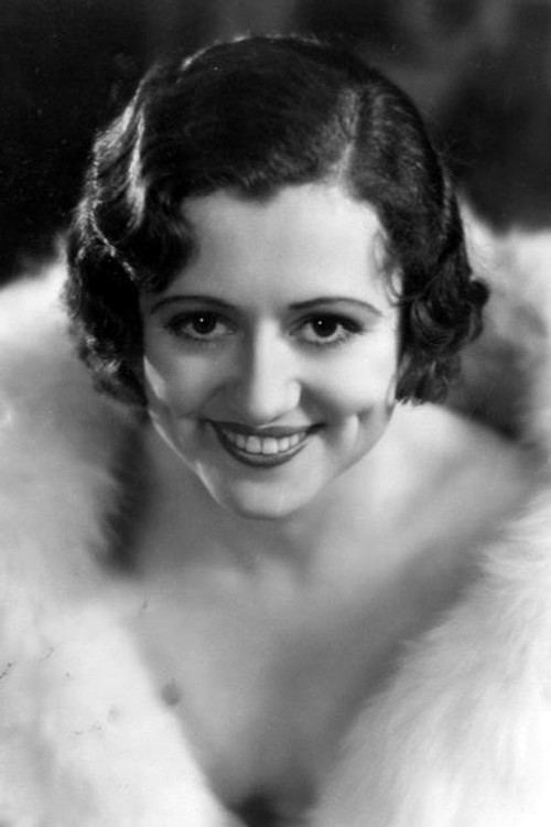 Addie McPhail as Sue Street