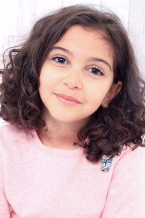 Hindiya Elkassmi as Chloé