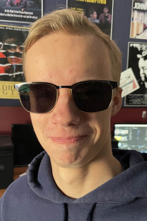 Andrew Kyle Smith as Garvey Lynchman