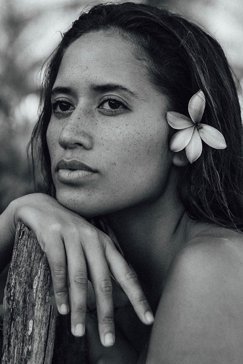 Eva Bourgeois as Mahire