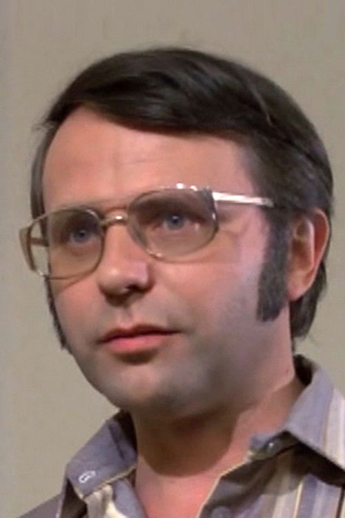 Ekkehard Hahn as Lehrer Sigmund