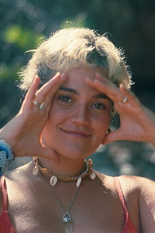 Nina Salvador as María