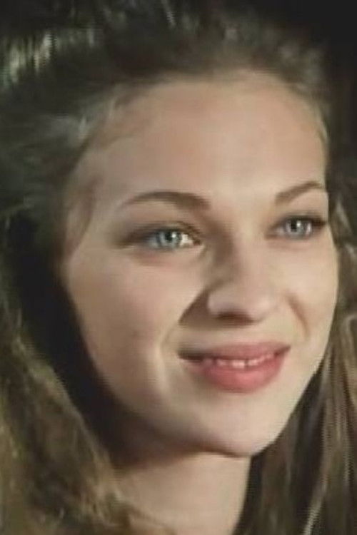 Carole Agostini as Julienne