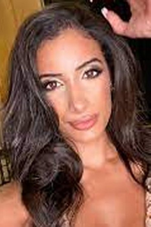 Shelly Levy as Kvinde 2