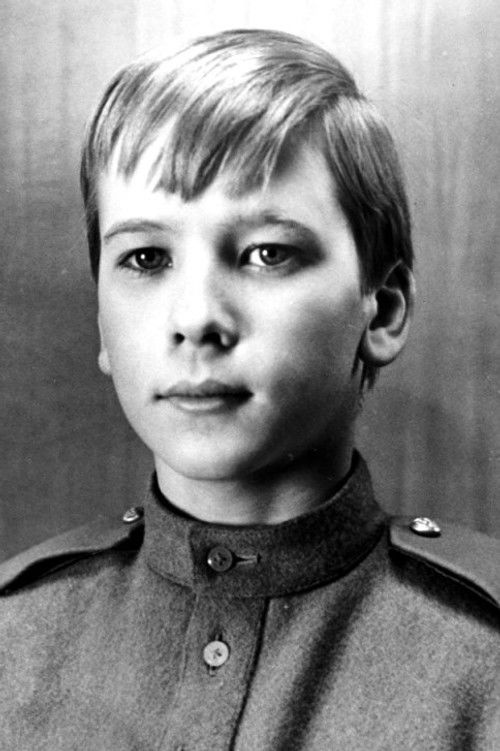 Roderic Noble as Alexis