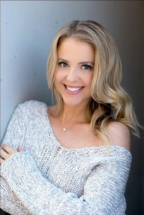 Chelan Simmons as Jenny